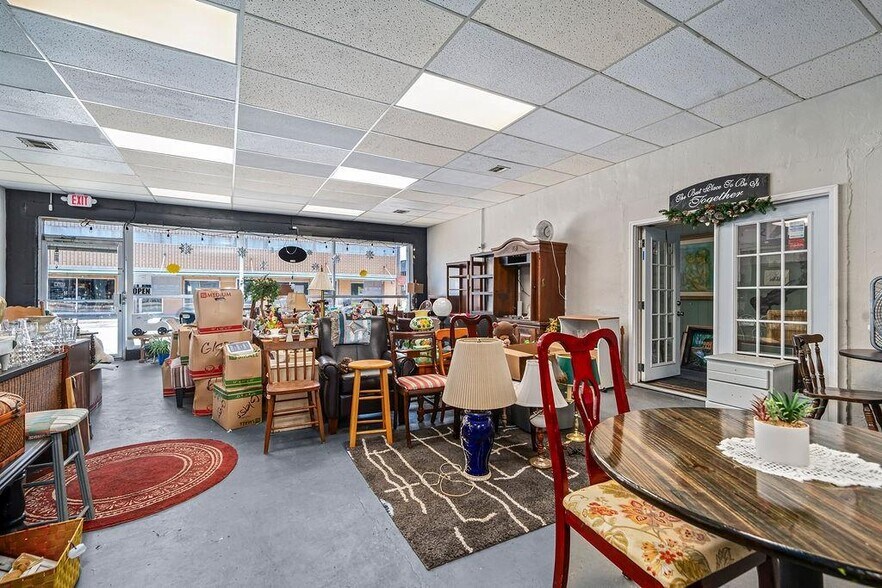 More Photos Of 111 N 3rd St, Ozark General Retail For Sale