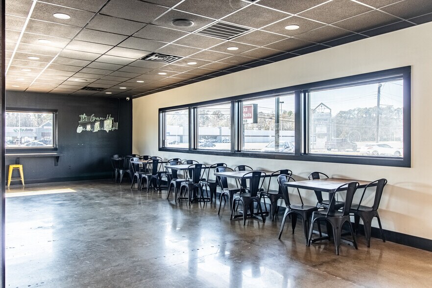 More Photos Of 2057 E Madison Ave, Bastrop Freestanding For Sale