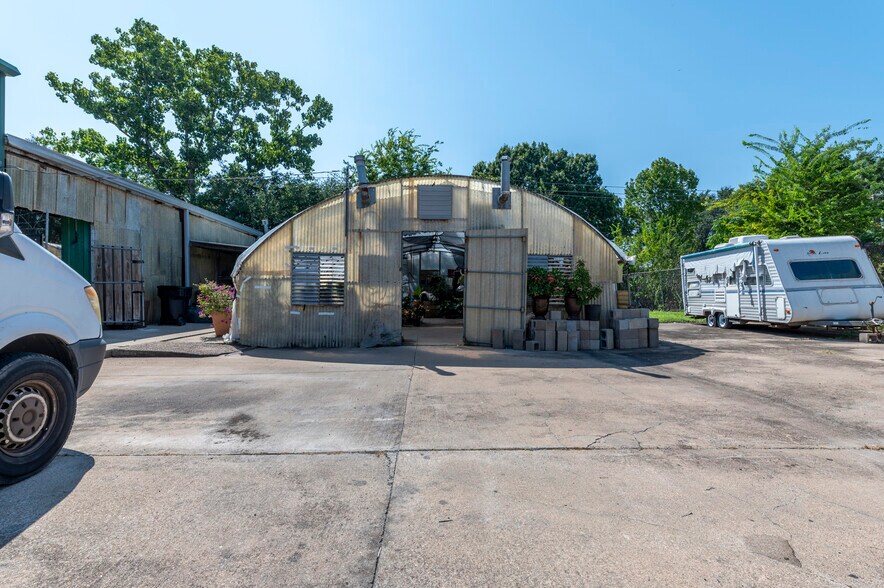 More Photos Of 2920 Dairy Ashford Rd, Houston Showroom For Sale