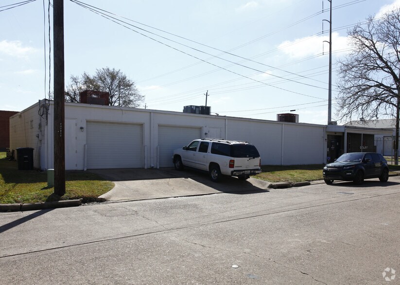 More Photos Of 1121 Delano St, Houston General Retail For Lease