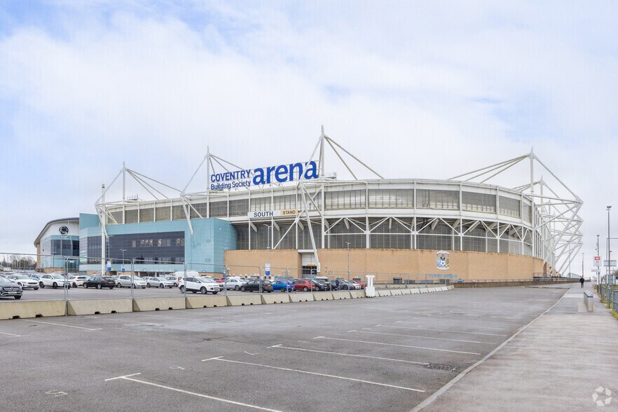 More Photos Of Phoenix Way, Coventry Sports And Entertainment For Lease