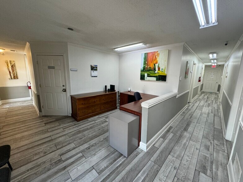 More Photos Of 5405 Fox Plaza Dr, Memphis Medical For Lease