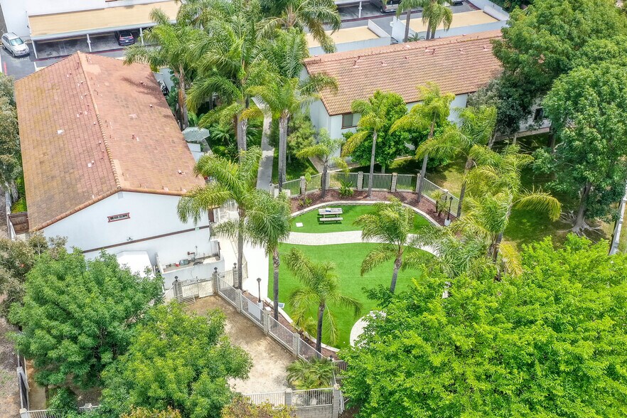 More Photos Of 380 Plymouth Dr, Vista Apartments For Sale