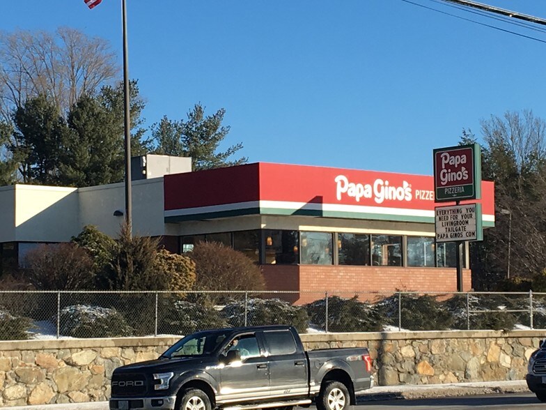 Primary Photo Of 109 Main St, North Reading Restaurant For Lease
