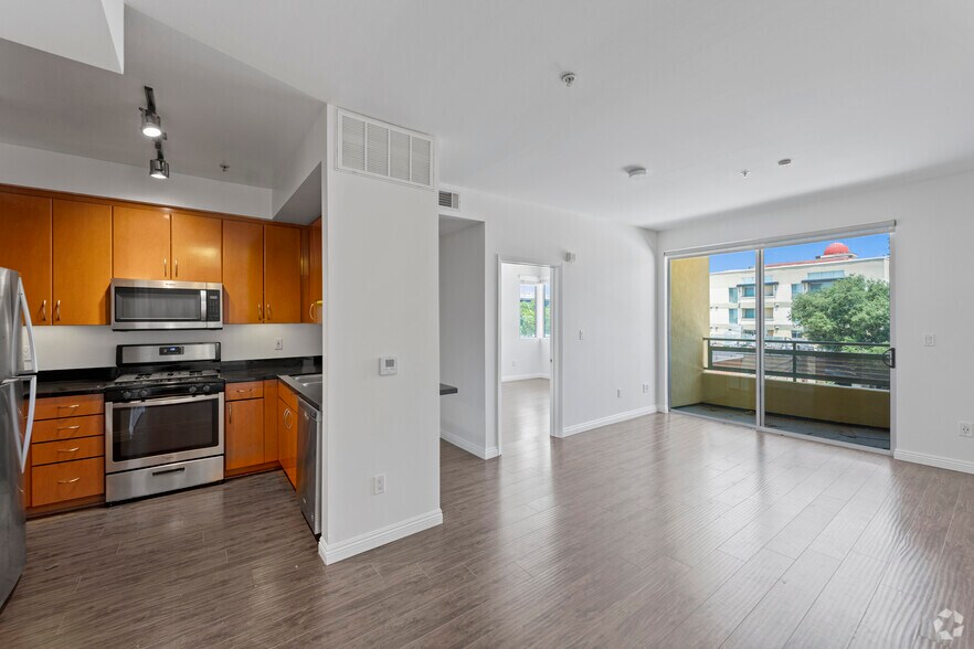 More Photos Of 65 W Dayton St, Pasadena Coworking Space