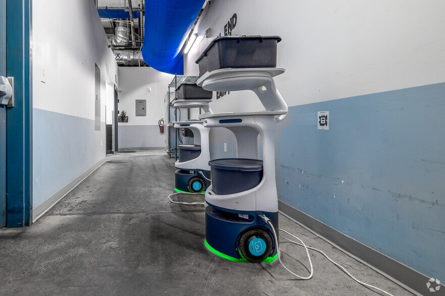 More Photos Of 500 W Summit Ave, Charlotte Food Processing For Lease