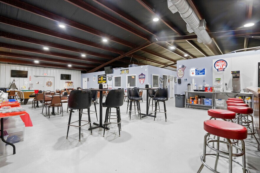 More Photos Of 4951 US Highway 190 W, Livingston Office For Sale