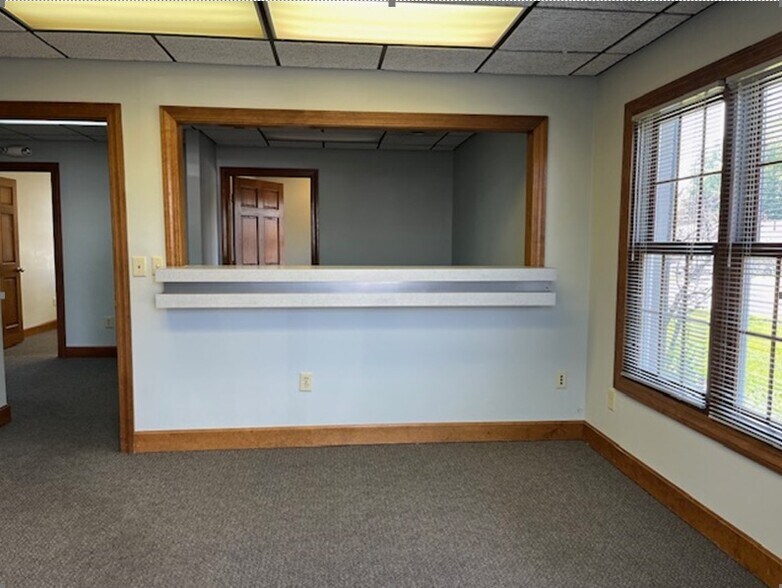 More Photos Of 211 Kenbrook Dr, Vandalia Office For Lease