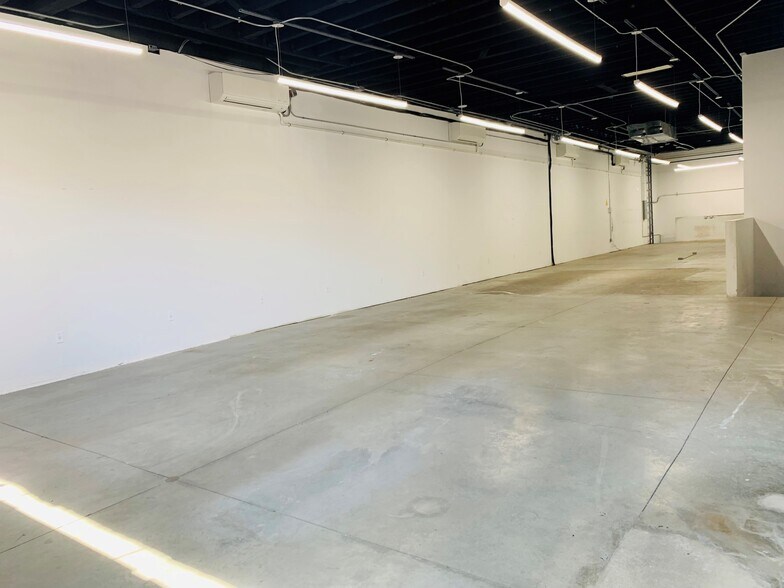 More Photos Of 178 Delancey St, New York Storefront For Lease