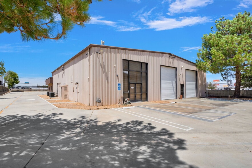 More Photos Of 11768 Mariposa Rd, Hesperia Service For Lease