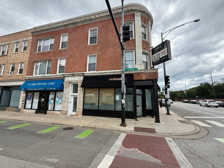Primary Photo Of 4401-4403 N Clark St, Chicago Apartments For Lease