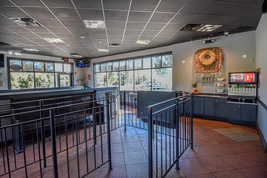 More Photos Of 1530 Hwy 16, Griffin Restaurant For Lease
