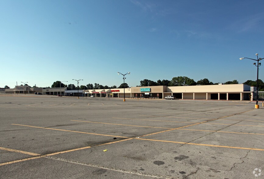 More Photos Of 231 Martin Luther King Jr Dr, Holly Springs Unknown For Lease