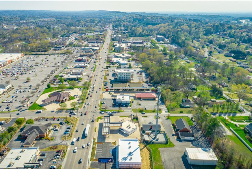 More Photos Of 1909 Gunbarrel Rd, Chattanooga Storefront For Lease