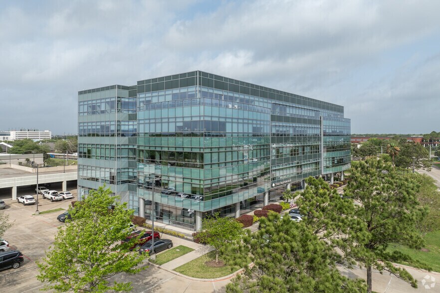 More Photos Of 455 E Medical Center Blvd, Webster Medical For Lease