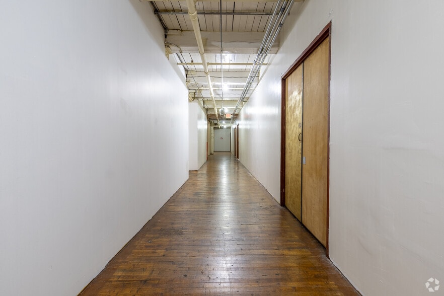 More Photos Of 208 S Pulaski St, Baltimore Light Manufacturing For Sale