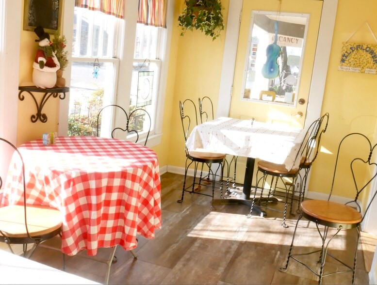 More Photos Of 100 E Washington St, Mountain View Hospitality For Sale