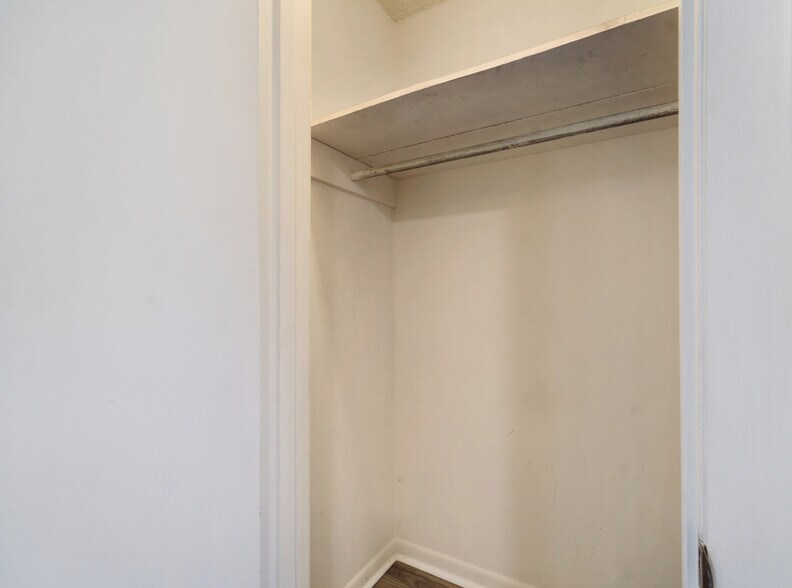 More Photos Of 1012-1032 Hickory Hill Ln, Hermitage Apartments For Sale