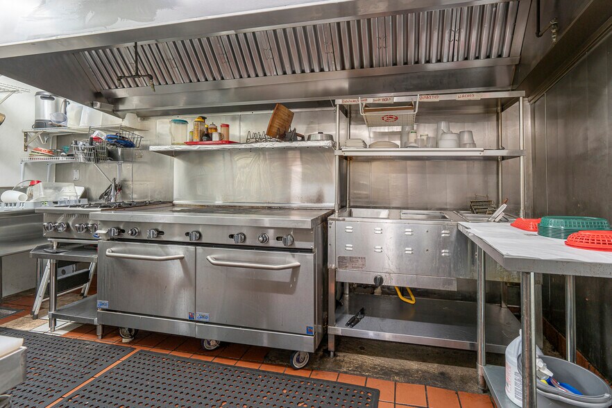More Photos Of 3103 Highway 20, Sweet Home Restaurant For Sale