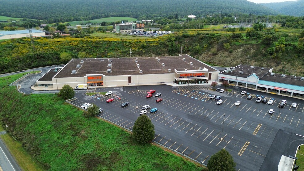 More Photos Of 301-331 W Freedom Ave, Burnham Unknown For Lease