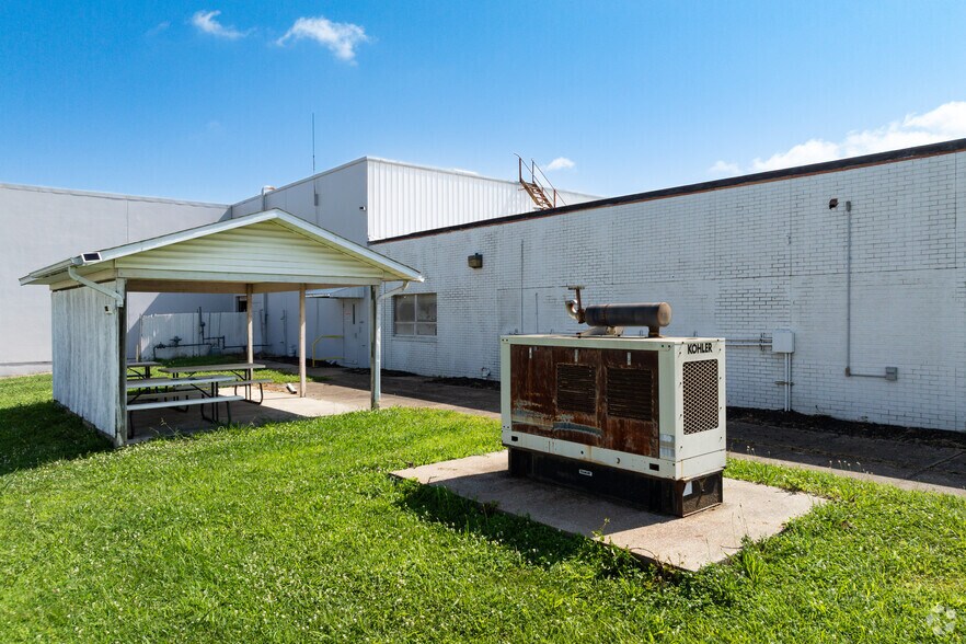 More Photos Of 50 Greenhill Rd, Eldorado Warehouse For Lease