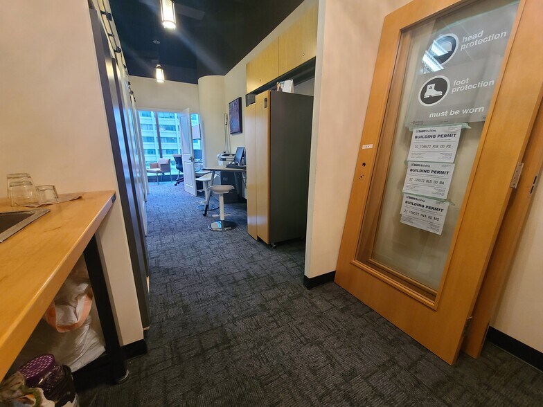 More Photos Of 15 Wellesley St W, Toronto Apartments For Sale