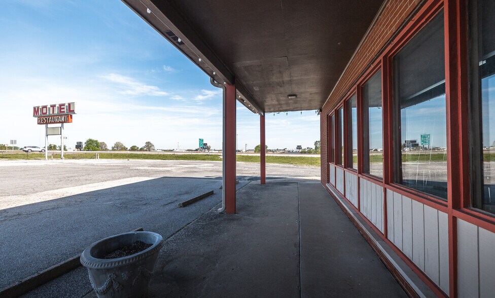 More Photos Of 9180 State Route 140, Hamel Restaurant For Sale