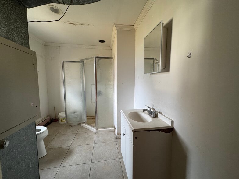 More Photos Of 37-39 Main St, Succasunna General Retail For Sale