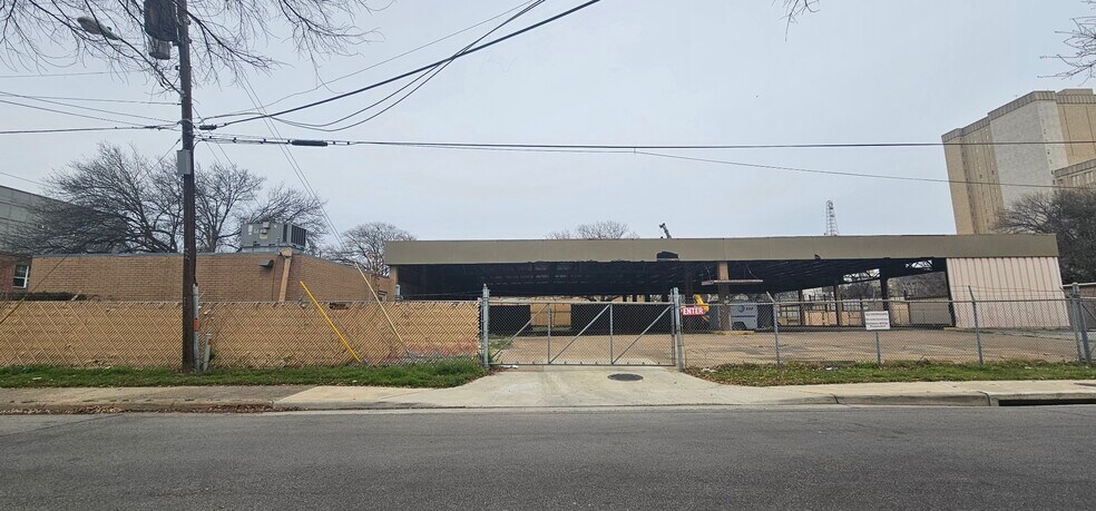 More Photos Of 3910 San Jacinto St, Dallas Flex For Sale