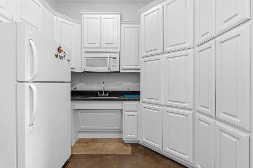 More Photos Of 5901 Old Fredericksburg Rd, Austin Office For Sale
