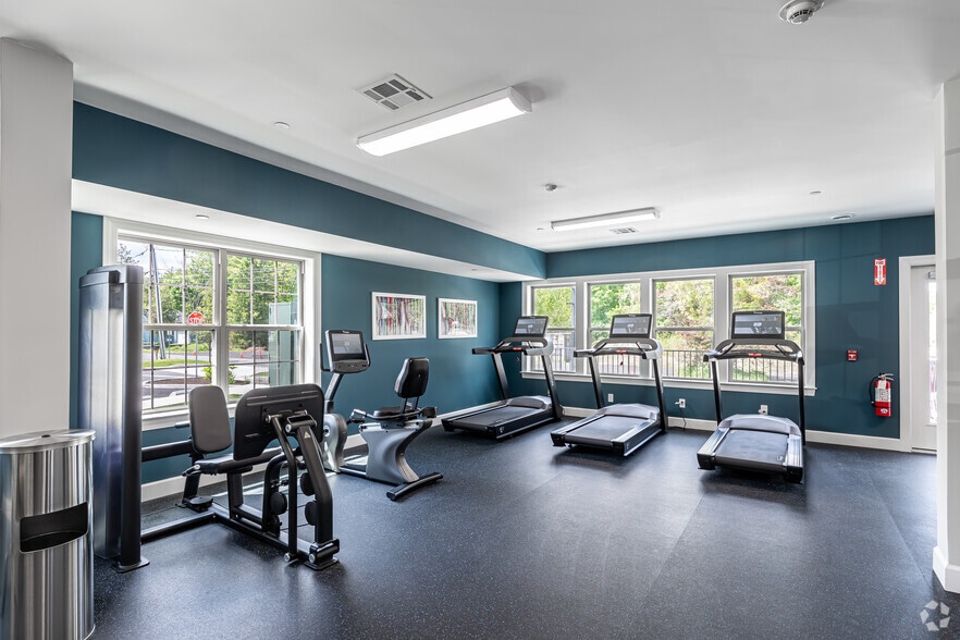 More Photos Of 800 Federal Rd, Brookfield Apartments For Lease