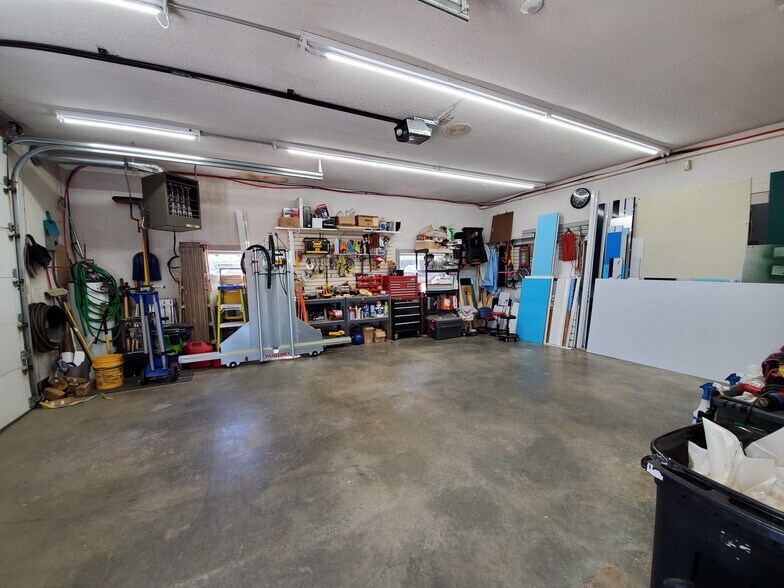 More Photos Of 414 Rt-125, Brentwood Freestanding For Lease