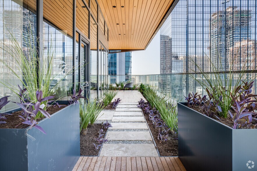 More Photos Of 405 Colorado St, Austin Office For Lease