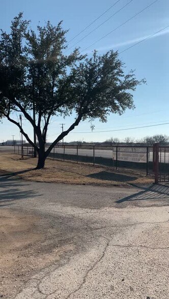 Primary Photo Of 401 US Highway 281, Wichita Falls Unknown For Lease