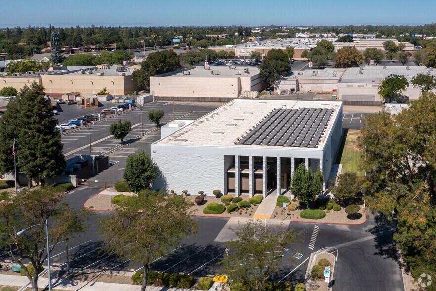 More Photos Of 3185 M St, Merced Medical For Sale