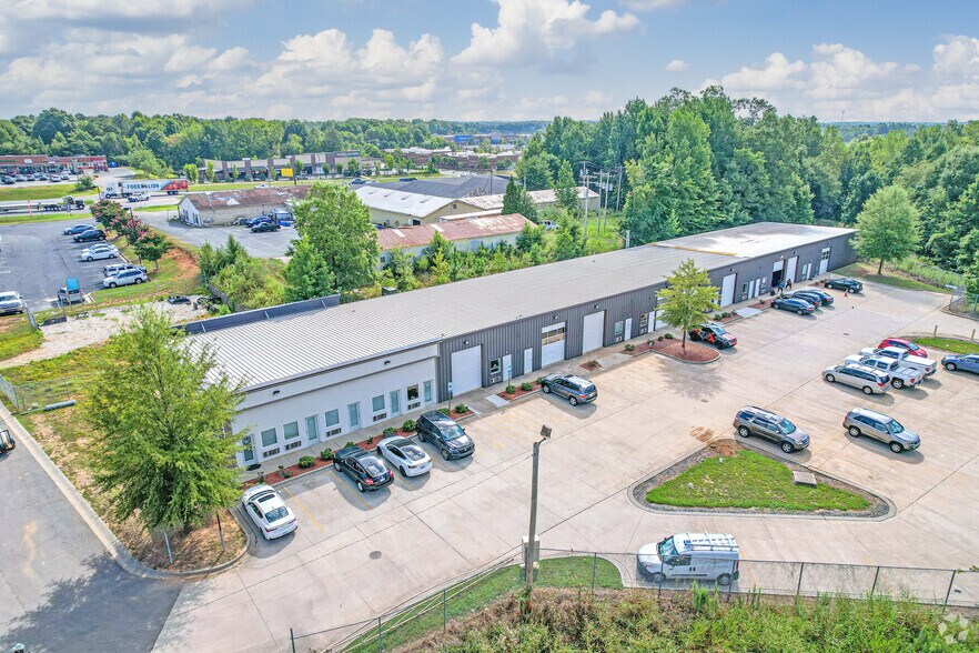 More Photos Of 215 Rowell Dr, Indian Trail Flex For Sale