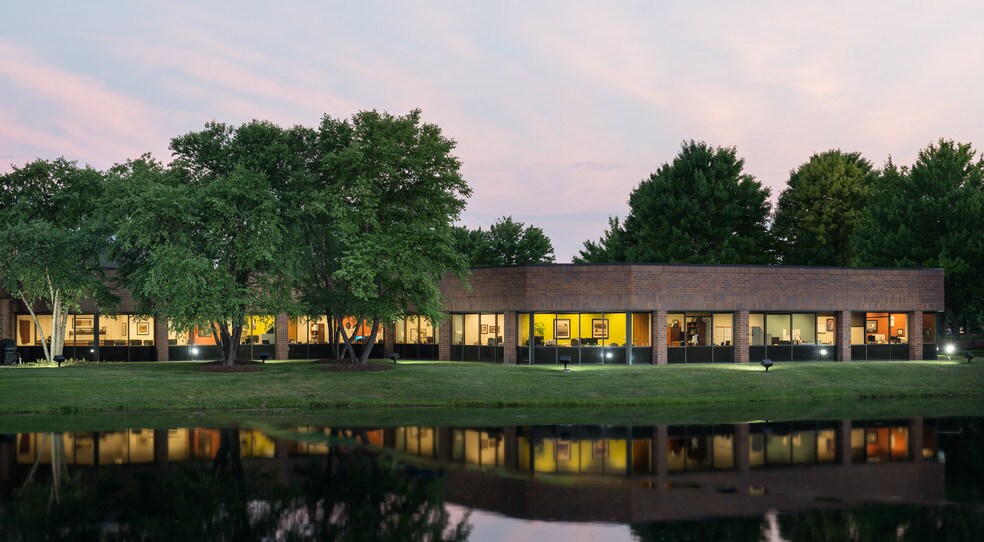 More Photos Of 250 N Patrick Blvd, Brookfield Office For Lease