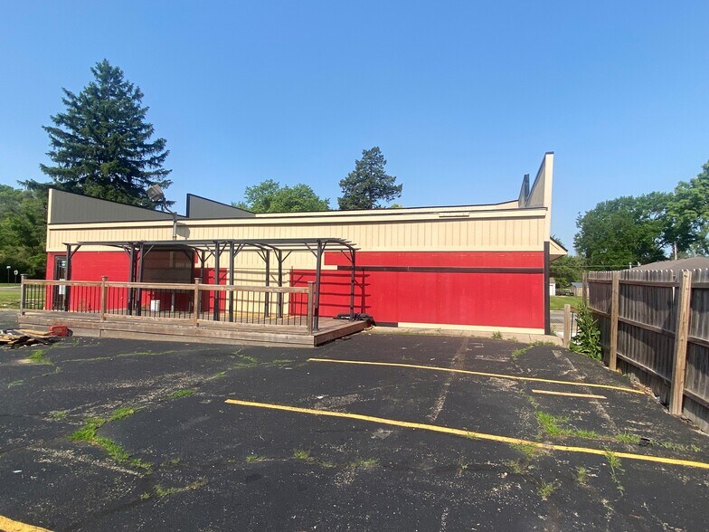 More Photos Of 1610 Arrow Ave, Anderson Restaurant For Sale