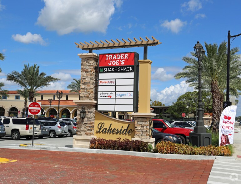 More Photos Of 125-131 N Orlando Ave, Winter Park General Retail For Lease