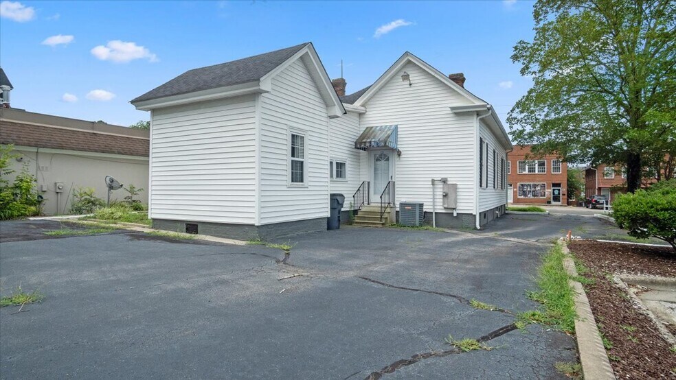 More Photos Of 109 Gilliam St, Oxford Medical For Lease