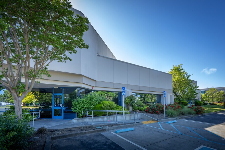 More Photos Of 3601-3645 Westwind Blvd, Santa Rosa Office For Lease
