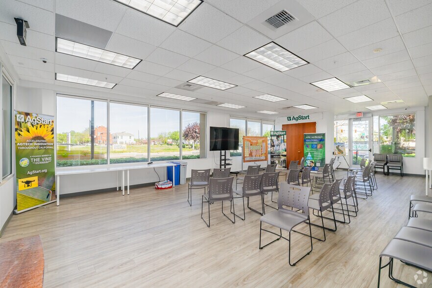 More Photos Of 1100 Main St, Woodland Medical For Sale