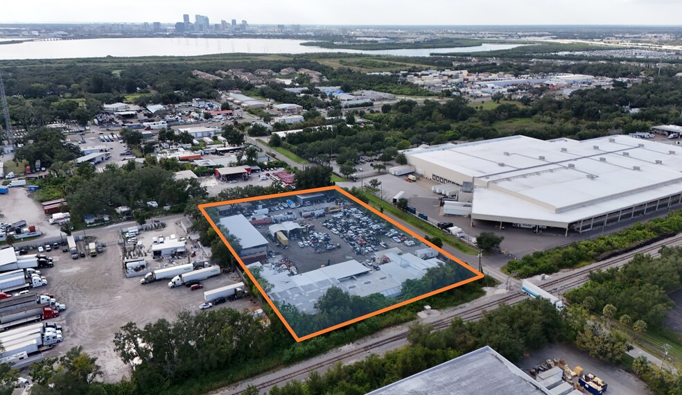 More Photos Of 5113 S 16th Ave, Tampa Warehouse For Sale
