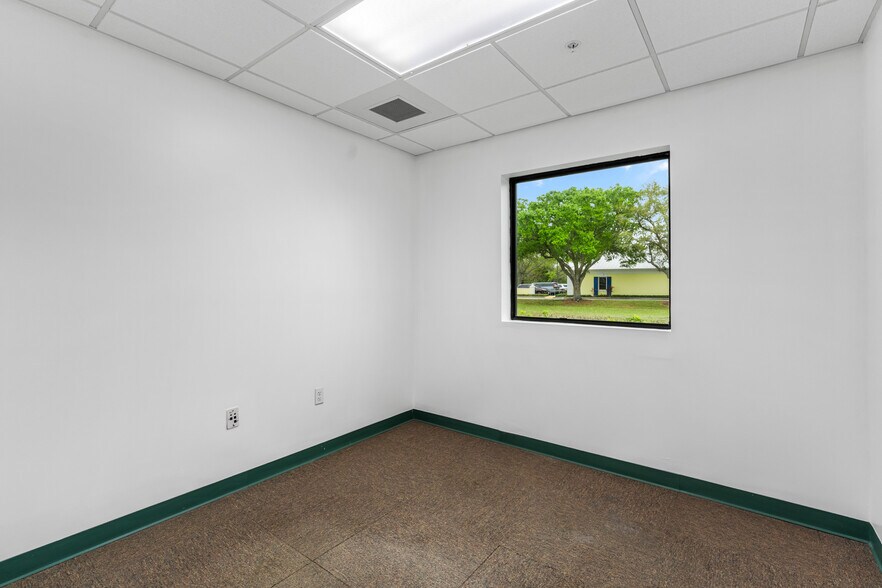 More Photos Of 845 37th Pl, Vero Beach Medical For Lease