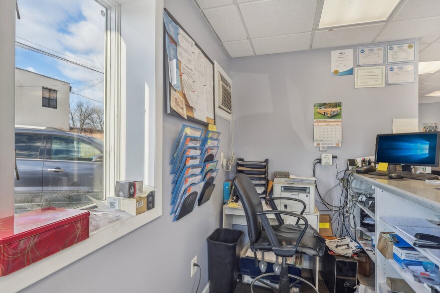 More Photos Of 1741 Princeton Ave, Lawrence Township Mercer Auto Repair For Sale