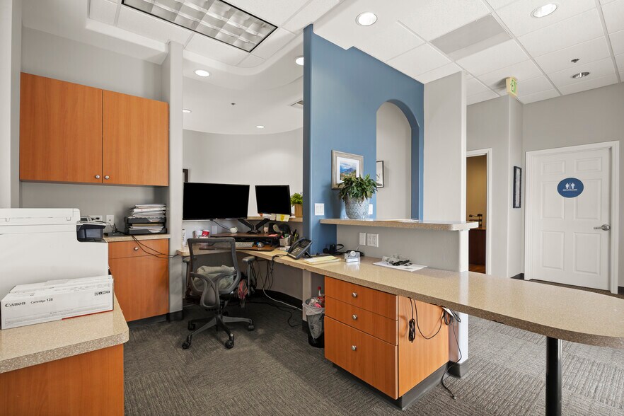 More Photos Of 88 N Oak St, Ventura Loft Creative Space For Sale