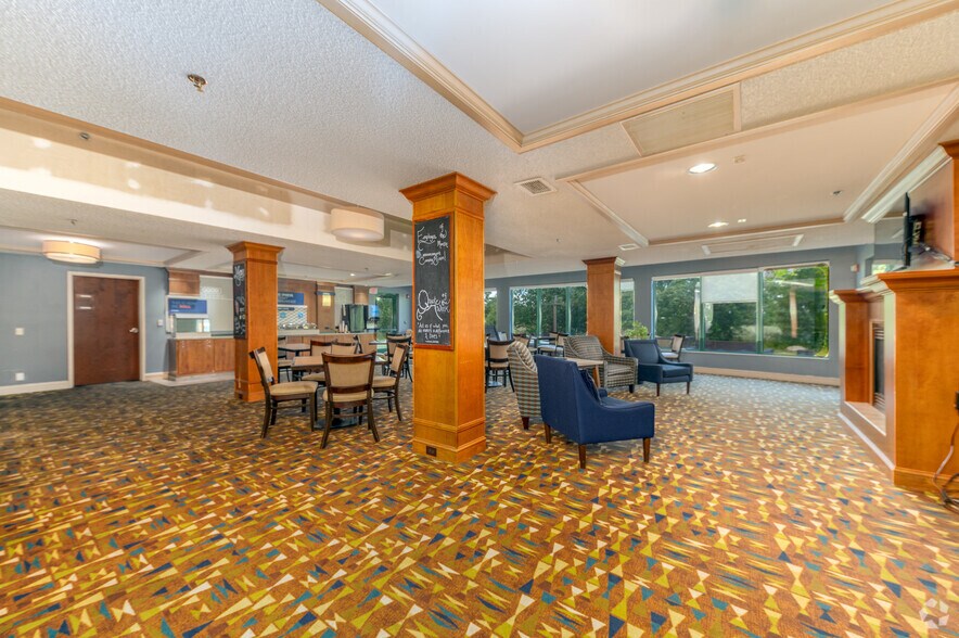 More Photos Of 3630 E Cork St, Kalamazoo Hotel For Sale