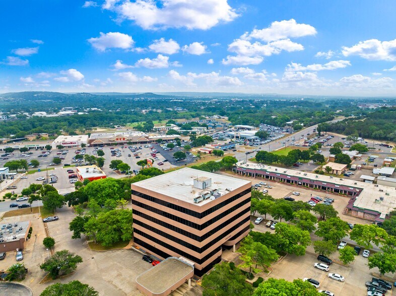 More Photos Of 222 S Sidney Baker St, Kerrville Office For Sale