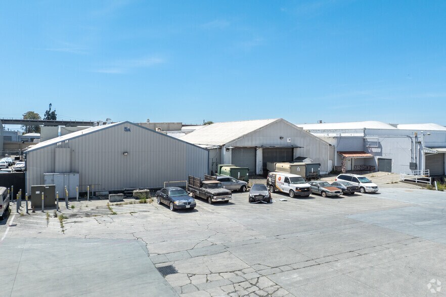 More Photos Of 9957 Medford Ave, Oakland Warehouse For Lease