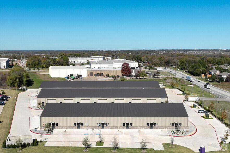 More Photos Of 3265 N McDonald St, McKinney Warehouse For Lease